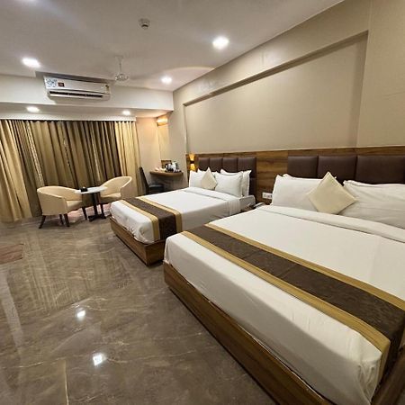 Hotel Grace Galaxy Bombaim Exterior foto