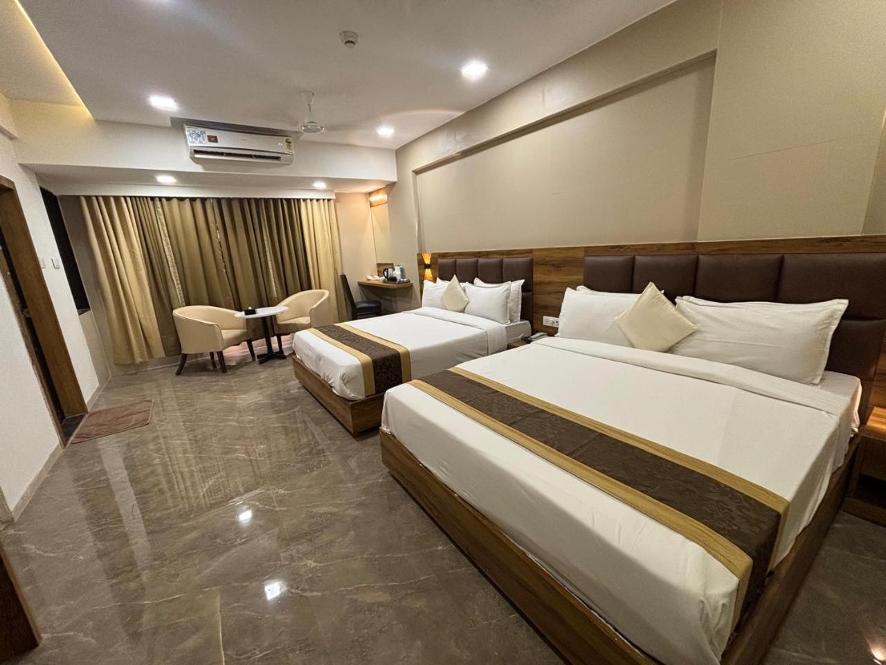 Hotel Grace Galaxy Bombaim Exterior foto