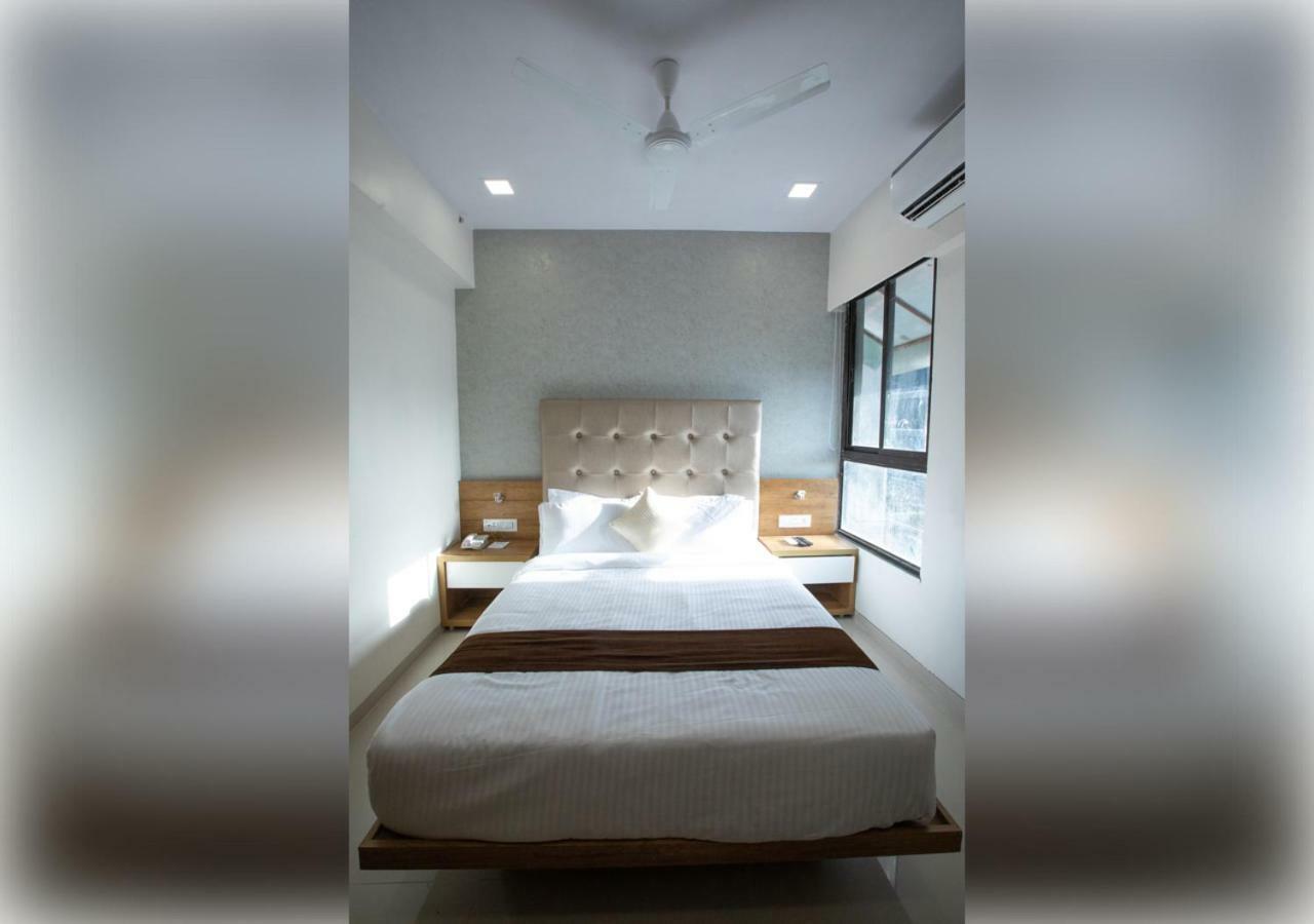Hotel Grace Galaxy Bombaim Exterior foto