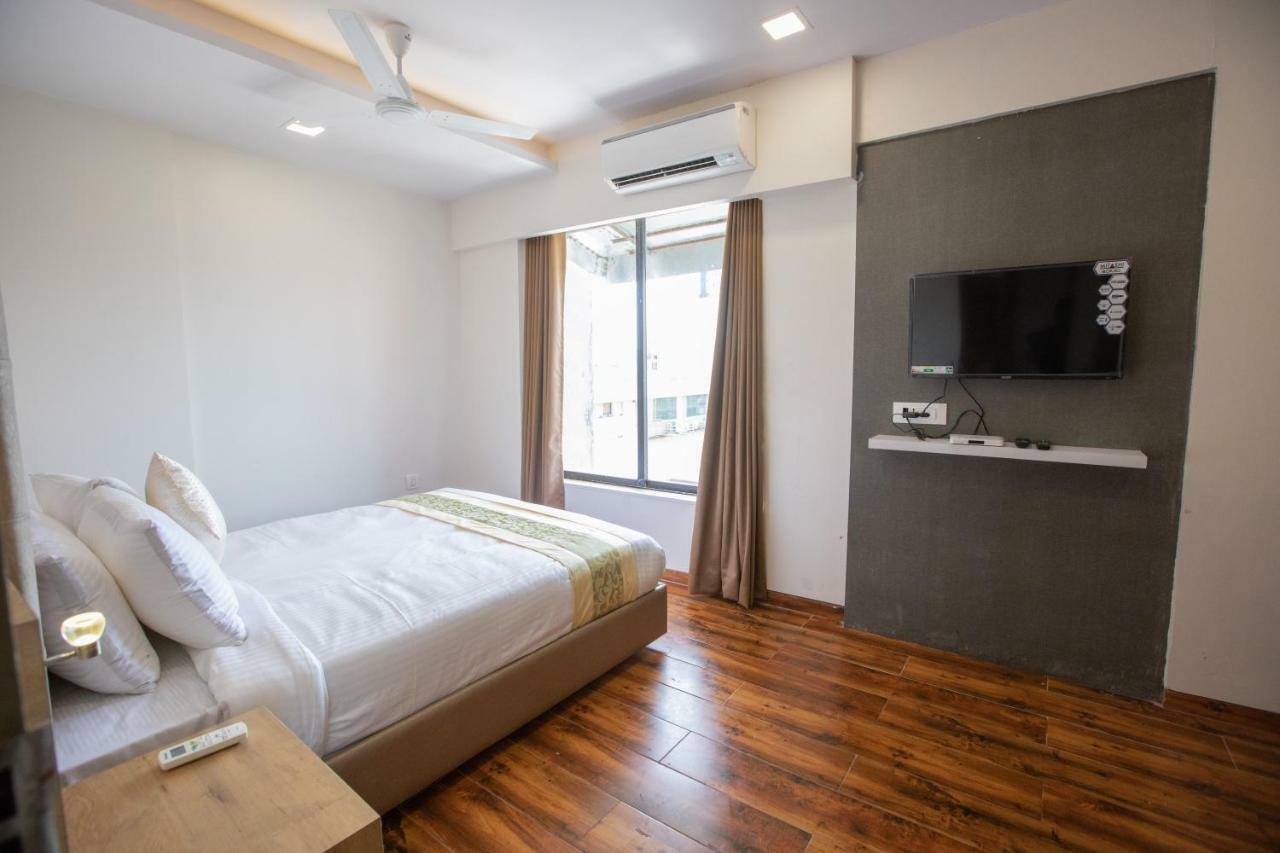 Hotel Grace Galaxy Bombaim Exterior foto