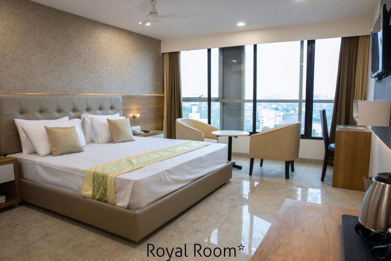 Hotel Grace Galaxy Bombaim Exterior foto